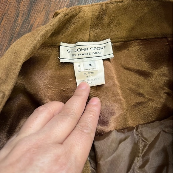 ST. JOHN BY MARIE GRAY micro suede embroidered patch flare high rise pants 4 EUC - Picture 8 of 16